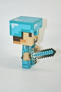 MOJANG NOTCH, MINECRAFT STEVE IN ARMATURA DIAMANTATA CON SPADA - Foto 1 di 6