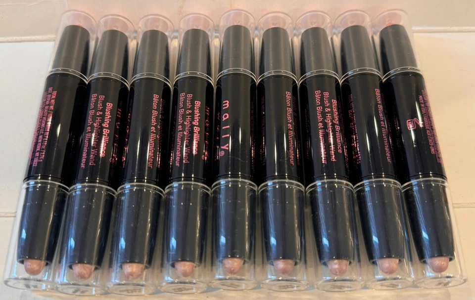 Mally Rubor e Iluminador Dreaming Blush Blushing Brillance, Lote de 10 Foto 1 de 2