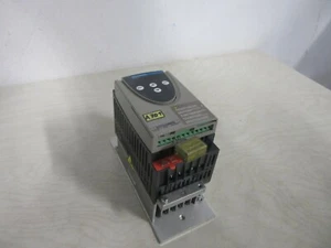 Tronçonneuse Telemecanique Altivar 11 ATV11HU09M2E - Photo 1/3