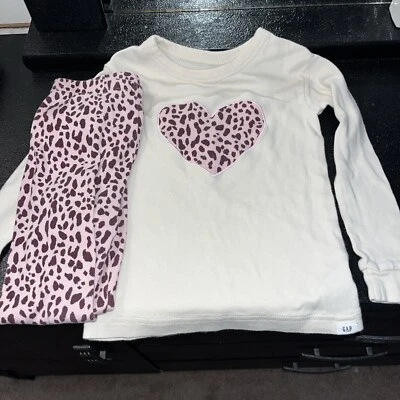 Girls Snug Fit Pajamas By GAP… Size: 4 - Image 1 of 4