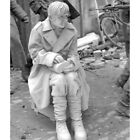 1/35 Resin Model Figure WW2 Theme Kid Crying Unassembled and unpainted kit