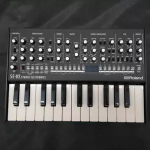 Roland SE-02 Synthesizer K-25M Keyboard - Excellent Working Condition Japan Used - Picture 1 of 12
