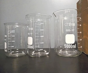 Glass Beakers - Picture 1 of 3