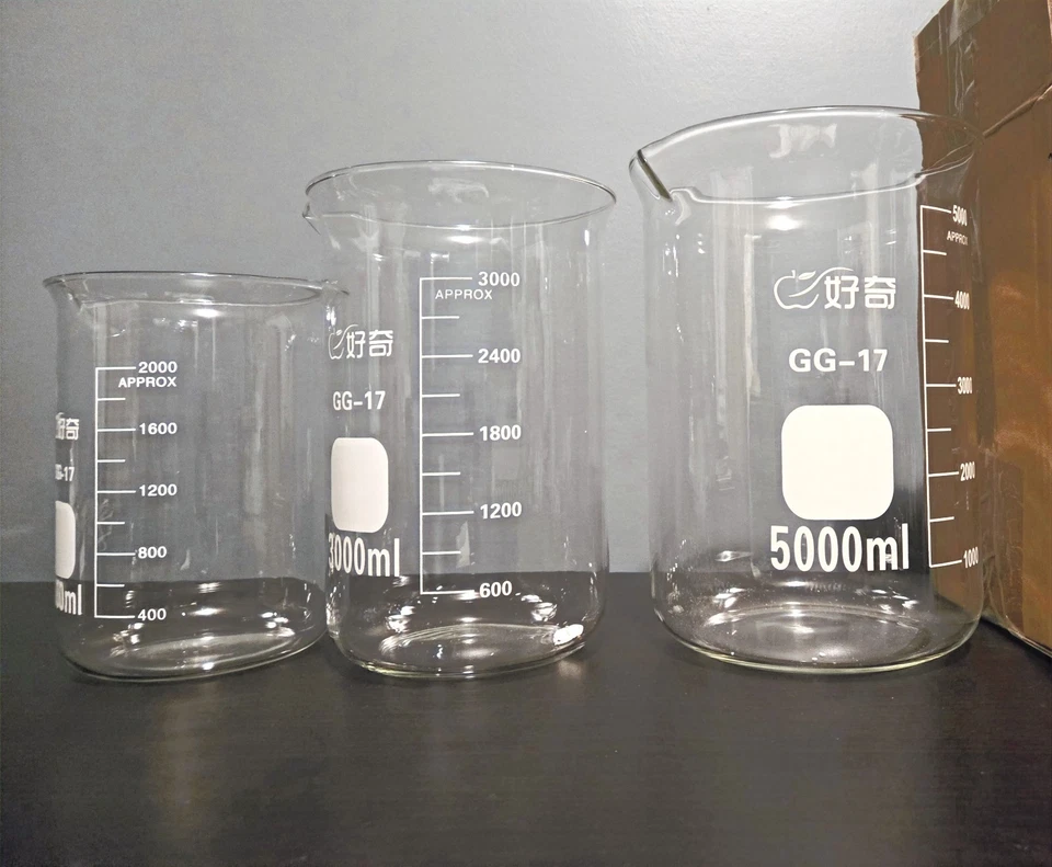 Glass Beakers - Image 1 of 3