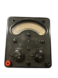 UNIVERSAL AVOMETER MODEL 40 VINTAGE COLLECTABLE ELECTRICAL TEST METER - Picture 1 of 3