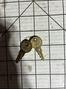 120E SCHLÜSSEL 2 Schlüssel Aktenschrank / Büromöbel B153A - Bild 1 von 1