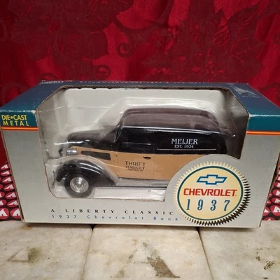 Liberty Classics 1:24 Die Cast Meijer Thrift Market 1937 Chevrolet Truck Bank - Image 1 of 4