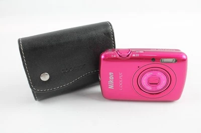 Nikon Coolpix S01 Digital Compact Camera Working w/ Nikkor 3x Optical Zoom Lens  - Image 1 of 4
