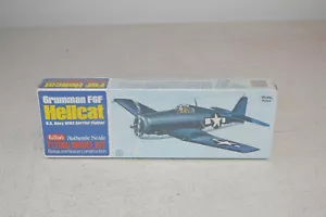 Guillow's Grumman F6F Hellcat US Navy WW2 Carrier Fighter Model Kit 503 - Picture 1 of 3