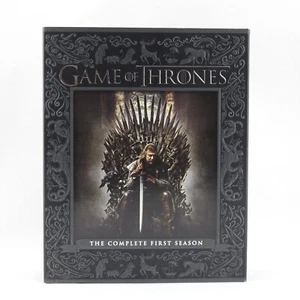 Game of Thrones: The Complete First Season (Blu-ray Disc, 2012, 5-Disc Set) - Foto 1 di 2
