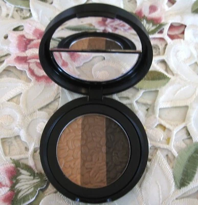 LAURA GELLER~PALETA DE OJOS HORNEADA Impressions en Espresso Tú mismo~Compacto Espejado Foto 1 de 3