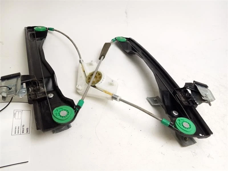 2005-2007 FORD FIVE HUNDRED FRONT RIGHT DOOR WINDOW REGULATOR - Image 1 of 4