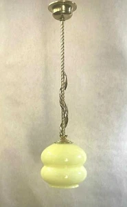 Rara Antigua Candelabro Colgante de Latón Vintage con Tono de Vidrio Vaselina - Imagen 1 de 12