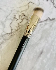 MAC Cosmetics 170 Synthetic Rounded Slant Brush Foundation Brush - Picture 1 of 7