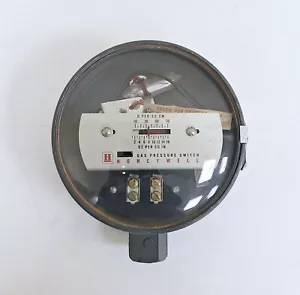 Honeywell C437 / C437G 1002 1 Gas Pressure Switch - Picture 1 of 11