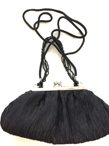 Kleine Abendtasche Handtasche 12x9 schwarz Plissee Stoff Perlen Henkel Schulterkordel - Bild 1 von 4