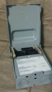 6~ GE Non Fusibile Metallo AC Sezionatore 60Amp 240 Volt Interruttore Scatola Alimentazione NUOVO - Foto 1 di 4