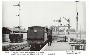 (ao92) Ventnor train at Brading Station 26.6.1950 - Isle of Wight Train Postcard - Picture 1 of 2