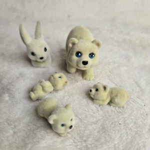 Miniatura Animales Flocados Oso Familia y Conejo Conejo Antropomórfico 5 piezas - Imagen 1 de 6