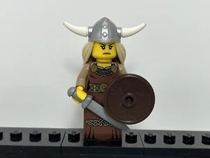 Lego Minifigures 8831, Series 7, 2012. No 13: Viking Woman - Picture 1 of 2