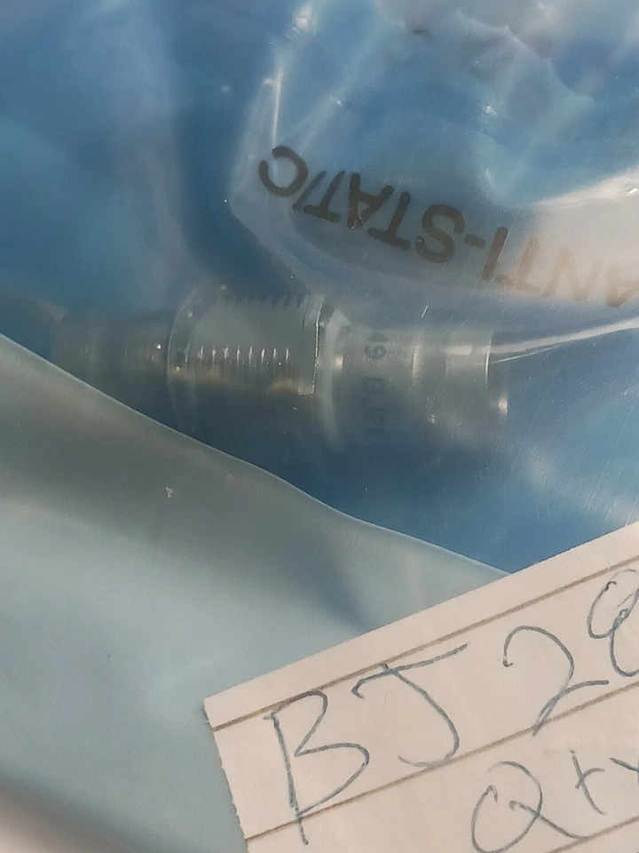 10 Trompeter BJ28 RF/Coaxial Connectors, Insulated, BNC Male 2 Male Panel Mount  - Image 1 of 4