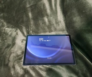 Samsung Galaxy Tab S9 FE 128GB, 5G, 10.9" - Graphite-comes with case - Picture 1 of 7