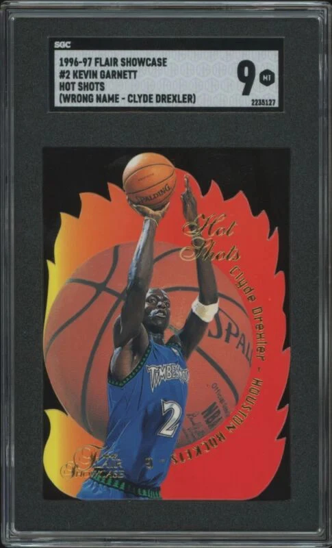 1996 FLAIR KEVIN GARNETT 2 MT HOT SHOTS ERROR CLYDE DREXLER FRONT SGC 9 TWOLVES - Image 1 of 2
