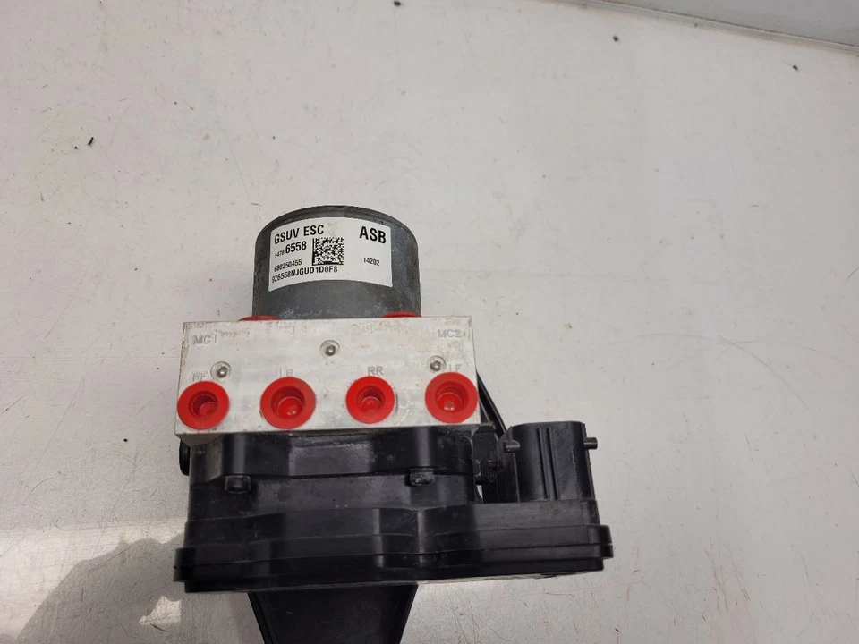 Conjunto de freno antibloqueo Buick Encore 2014 (1,4 L/AT/AWD) n.º de parte: 94786558 Foto 1 de 4