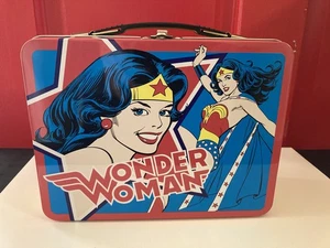 2013 DC Comics Wonder Woman Metal Lunch Box " Strength & Beauty" - Picture 1 of 23