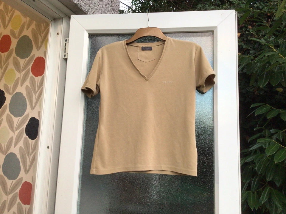 ПРЕКРАСНЫЙ TED BAKER ХАКИ / БЕЖЕВЫЙ КОРОТКИЙ РУКАВ ВЕРХНИЙ РАЗМЕР 4 - Изображение 1 из 1