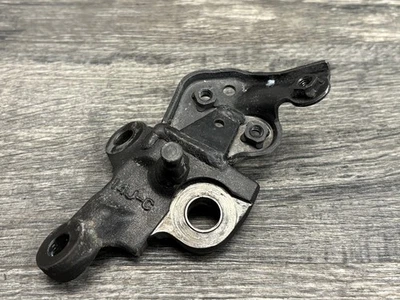 Suzuki 2011-2025 GSXR600 GSXR750 OEM Side Stand Mount Bracket Plate — 第 1/4 张图片