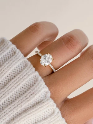 2.30 Ct Oval-Cut EF/VS1 Lab Grown Diamond Halo Wedding Ring 14K Yellow Gold - Image 1 of 4