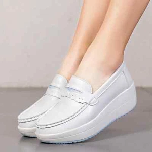 Mujeres Cuñas Zapatos Mocasines Zapatos Transpirables Cómodos Blancos Zapatos de Enfermería - Imagen 1 de 25