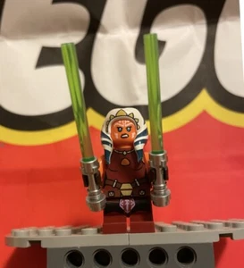 LEGO® STAR WARS Asoka Tano min figure #75401 - Picture 1 of 1