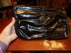 NEU RELIC Kunstleder Druckknopf Scharnier Close CLUTCH schwarze Geldbörse 12 x 7,5 B735 - Bild 1 von 7