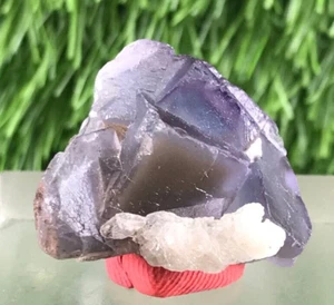 Purple Cubic Fluorite Specimen from Pakistan 127 Carat / 25 Gram - Picture 1 of 8