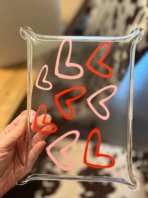 NEW CLEAR TRAY WITH PINK AND RED HEARTS - Image 1 of 2