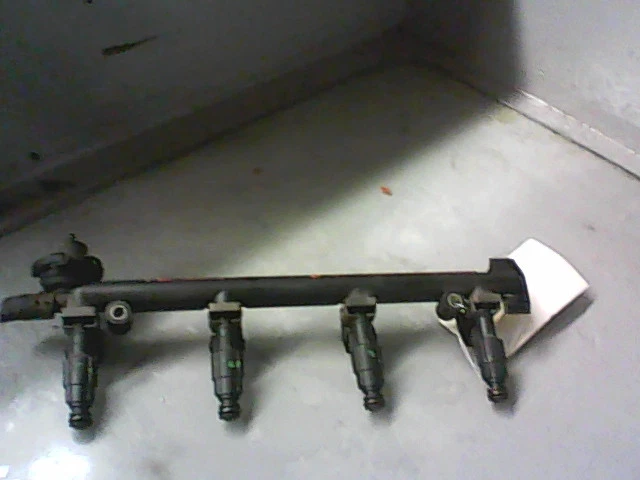 Rampe injection occasion ROVER 25 Phase 1 - 1.4 84ch - - Immagine 1 di 1