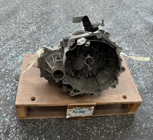 VW UP (2016) 1.0 PETROL - 5 SPEED MANUAL GEARBOX 0CF301103F - Picture 1 of 7