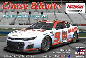 Chase Elliott NASCAR Next Gen 2022 Chevy Camaro ZL1 Hooters 9 1:24 model car kit