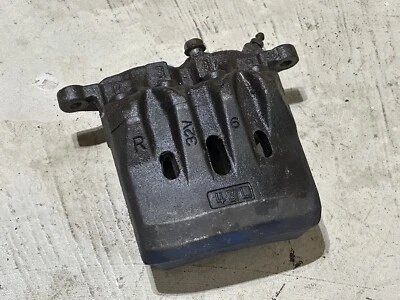 Pinza de freno delantera del lado derecho del pasajero Lexus IS300 2001-2005 OEM Foto 1 de 4