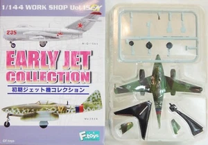 F-Toys 1:144 scale; Me-262A in green camo - Picture 1 of 3