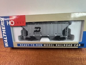 Ho 932-5372 Walthers Burlington Northern BN Trinity 100 toneladas tolva cubierta nueva de stock - Imagen 1 de 2