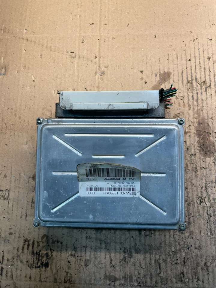 Módulo de control del motor Silverado Tahoe 2001-2002 computadora ECM ECU V2126 DW Foto 1 de 4