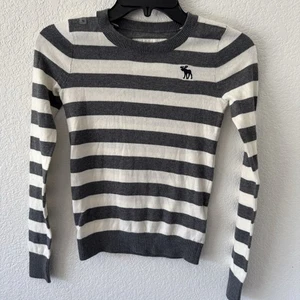 Abercrombie Kids Girls Long Sleeve Shirt Size 11/12 Medium Gray and White Stripe - Picture 1 of 9