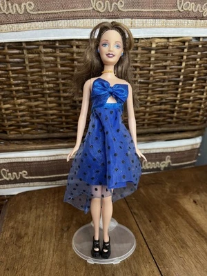 Muñeca morena Barbie Fashion Fever/Fashionista años 2000 Foto 1 de 3