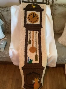 MCM VTG GRANDFATHER CLOCK CAT & MOUSE Latch Hook Rug Wall Hanging LARGE 57”x17” - Picture 1 of 6