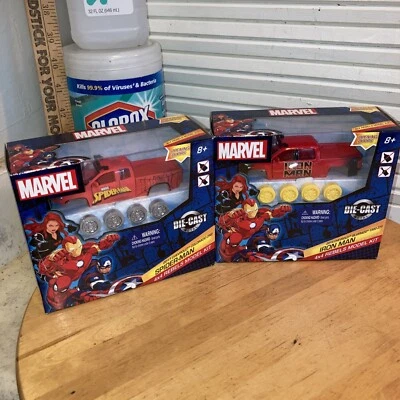 Kit de 2 modelos de coche de metal fundido a presión Marvel 4x4 Rebel Spiderman IronMan 2014 2017 Chevy Foto 1 de 4