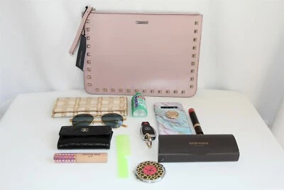 Nuevo con etiquetas Bolso de cuero lavanda Rebecca Minkoff “Lissa Pouch” con tachuelas Foto 1 de 4