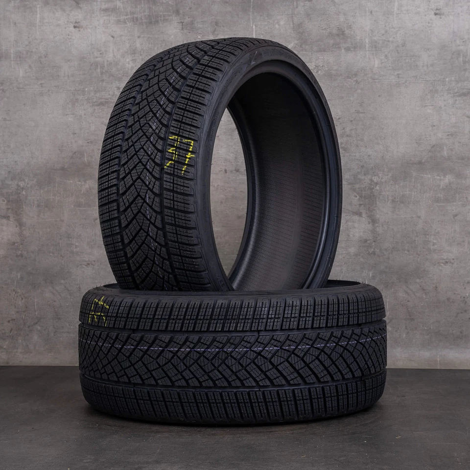 2x 245/35 R20 95V Goodyear Ultragrip Performance Gen-1 NA0 Winterreifen NEU - Bild 1 von 1